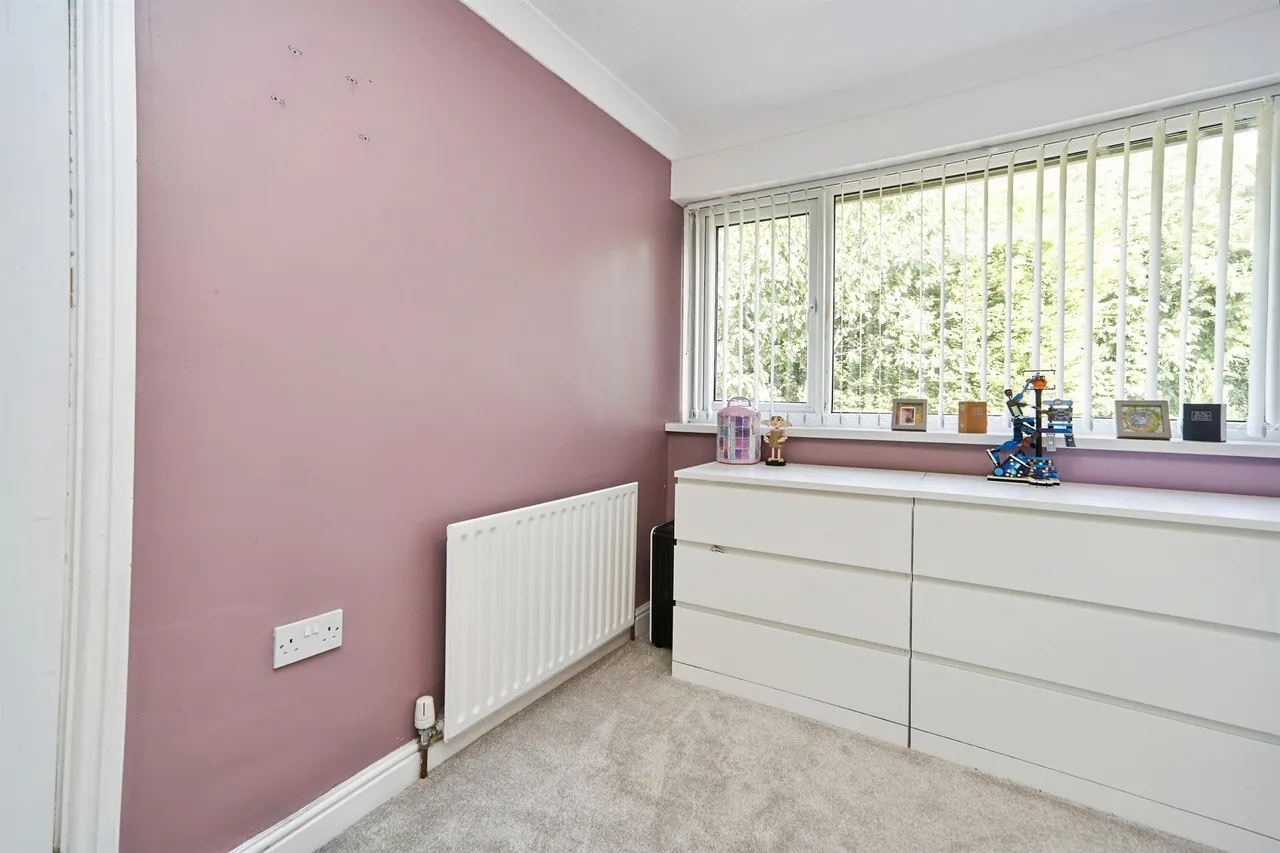 Hough End Avenue, Leeds, LS13, photo 12