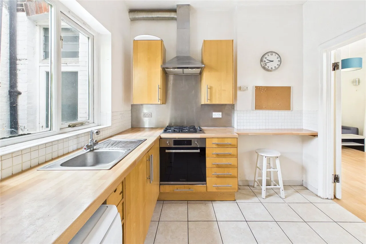 Kirkstall Road, London, SW2, photo 10