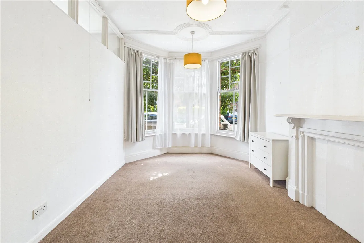 Kirkstall Road, London, SW2, photo 4