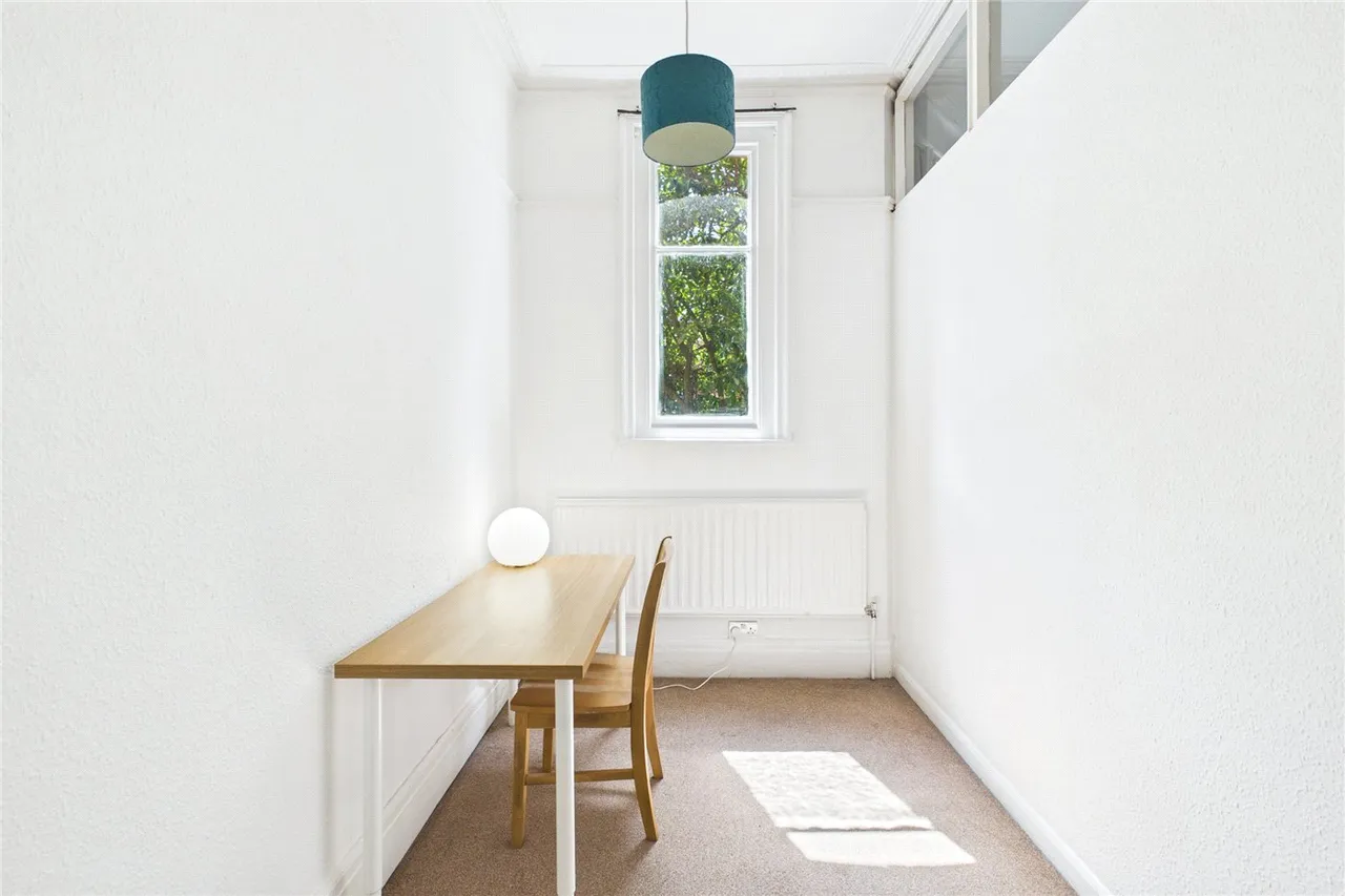Kirkstall Road, London, SW2, photo 5