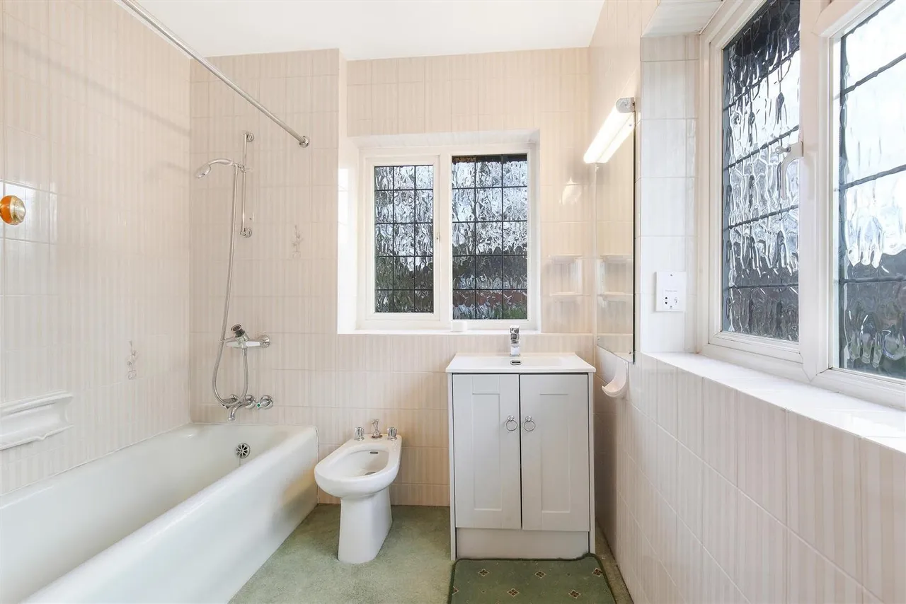 Shirley Avenue, South Cheam, SM2, photo 19