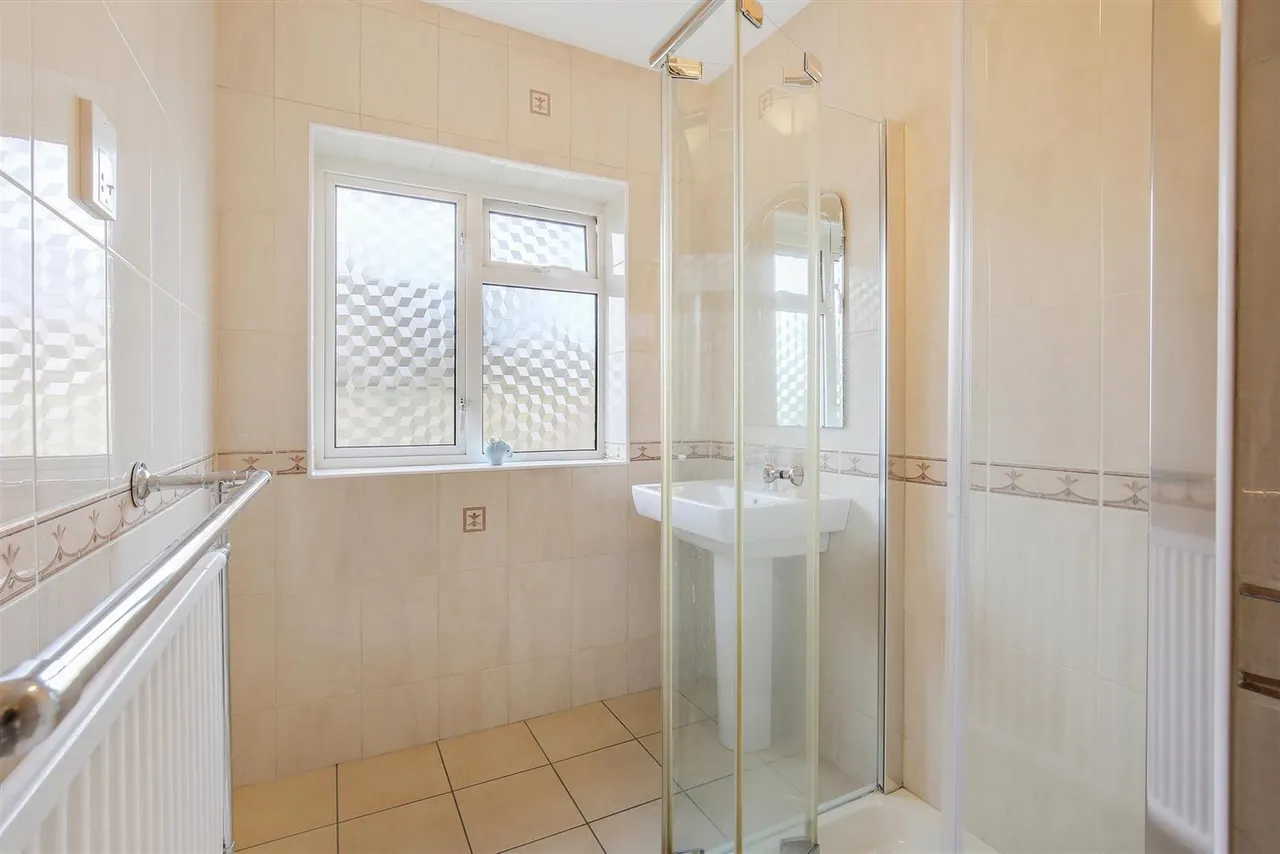Shirley Avenue, South Cheam, SM2, photo 23