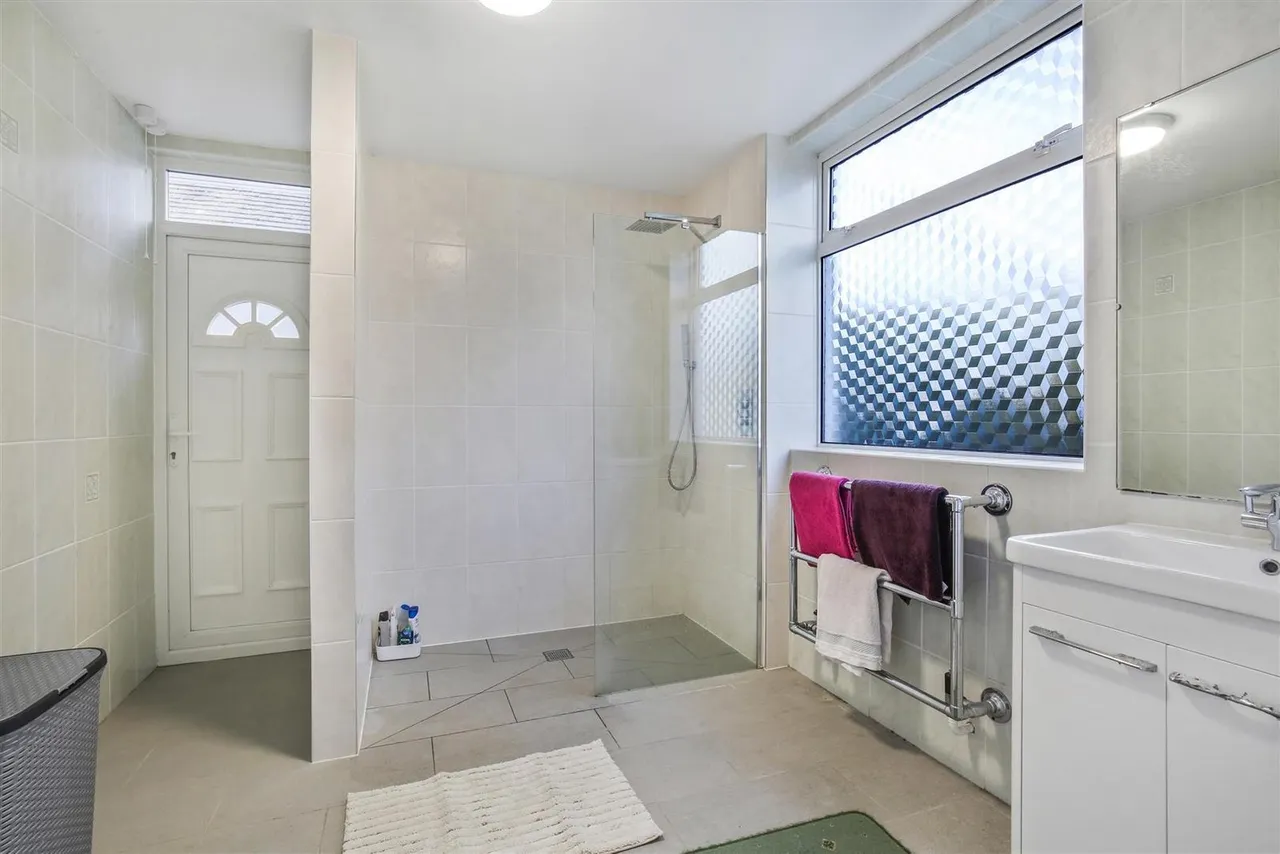 Shirley Avenue, South Cheam, SM2, photo 27