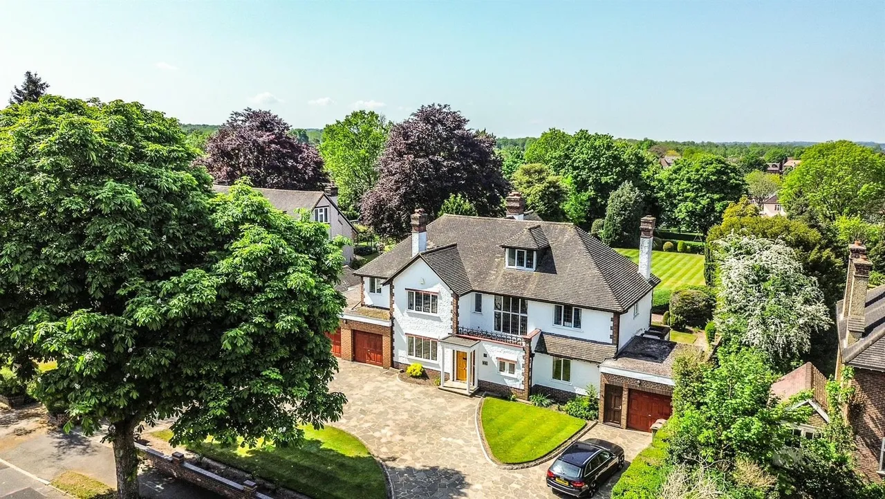 8 bed house for sale, Shirley Avenue, South Cheam, SM2