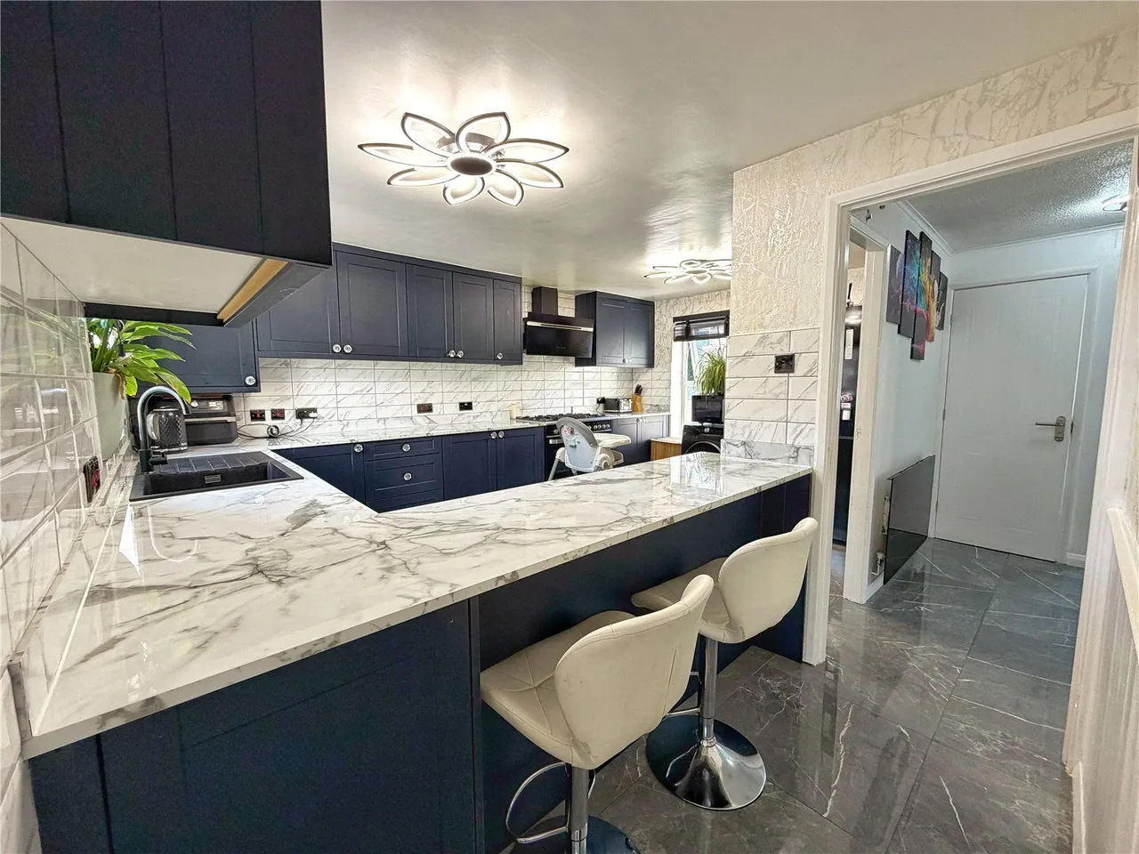 Hazelhurst Drive, Gladewood, M24, photo 9