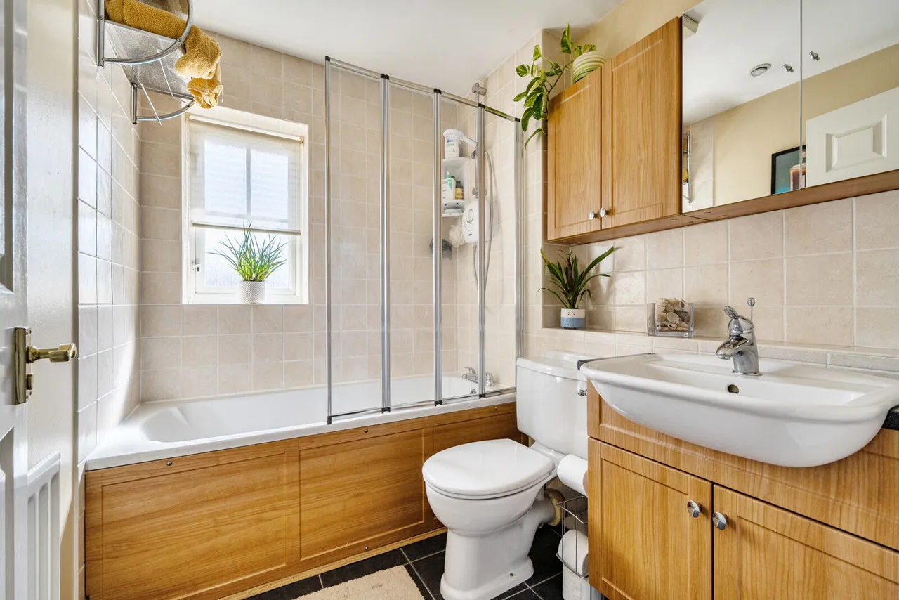 East Park Farm Drive, Charvil, RG10, photo 18