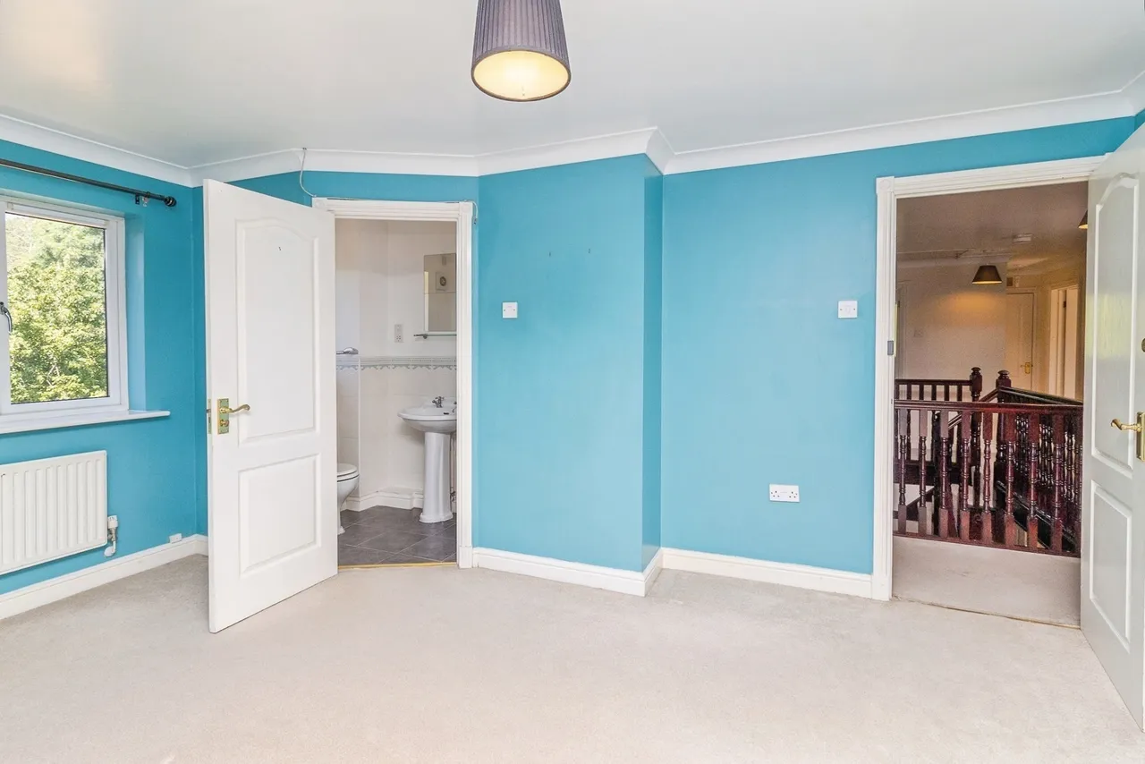 Redland Drive, Loughton, Milton Keynes, Buckinghamshire, MK5, photo 15