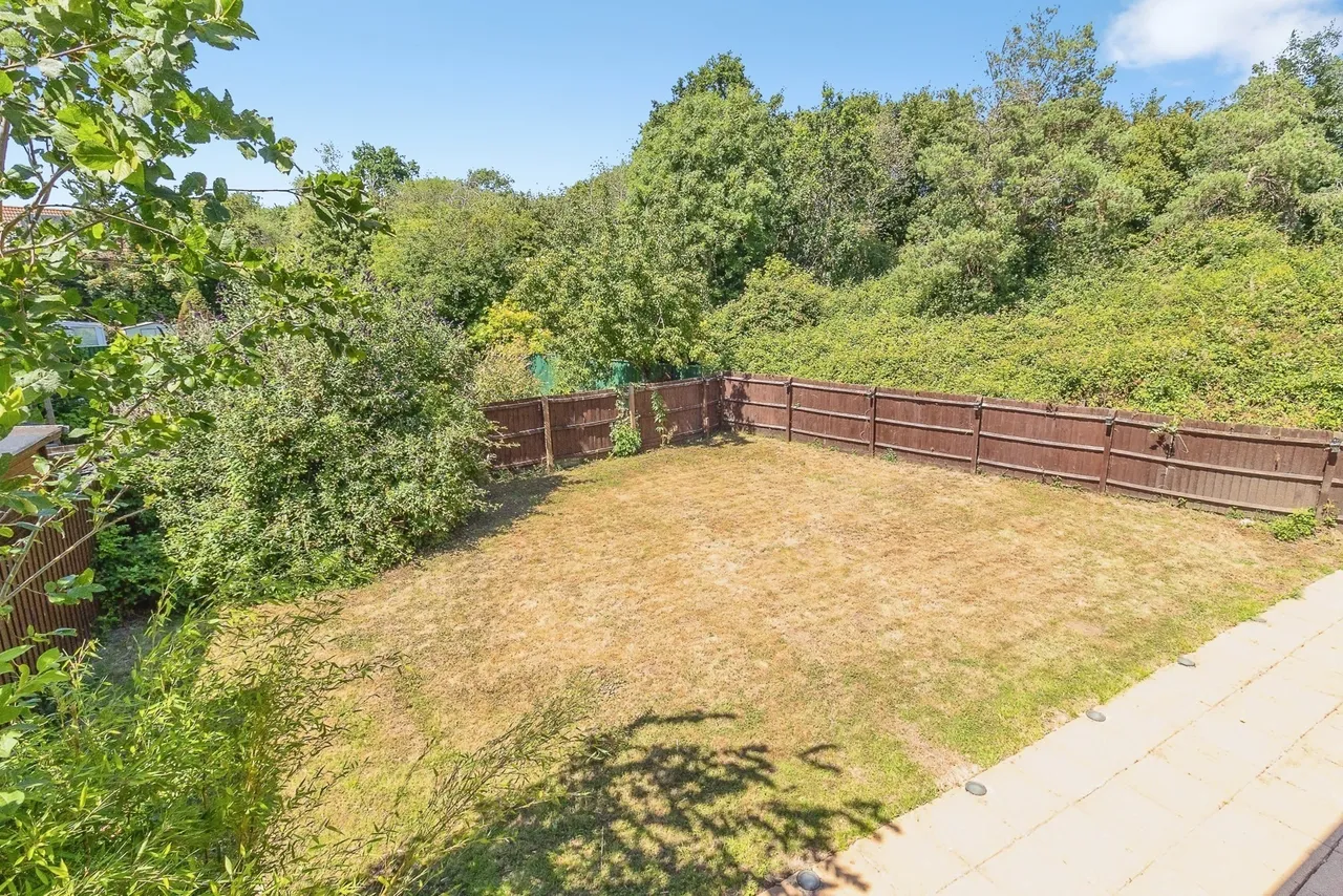 Redland Drive, Loughton, Milton Keynes, Buckinghamshire, MK5, photo 20