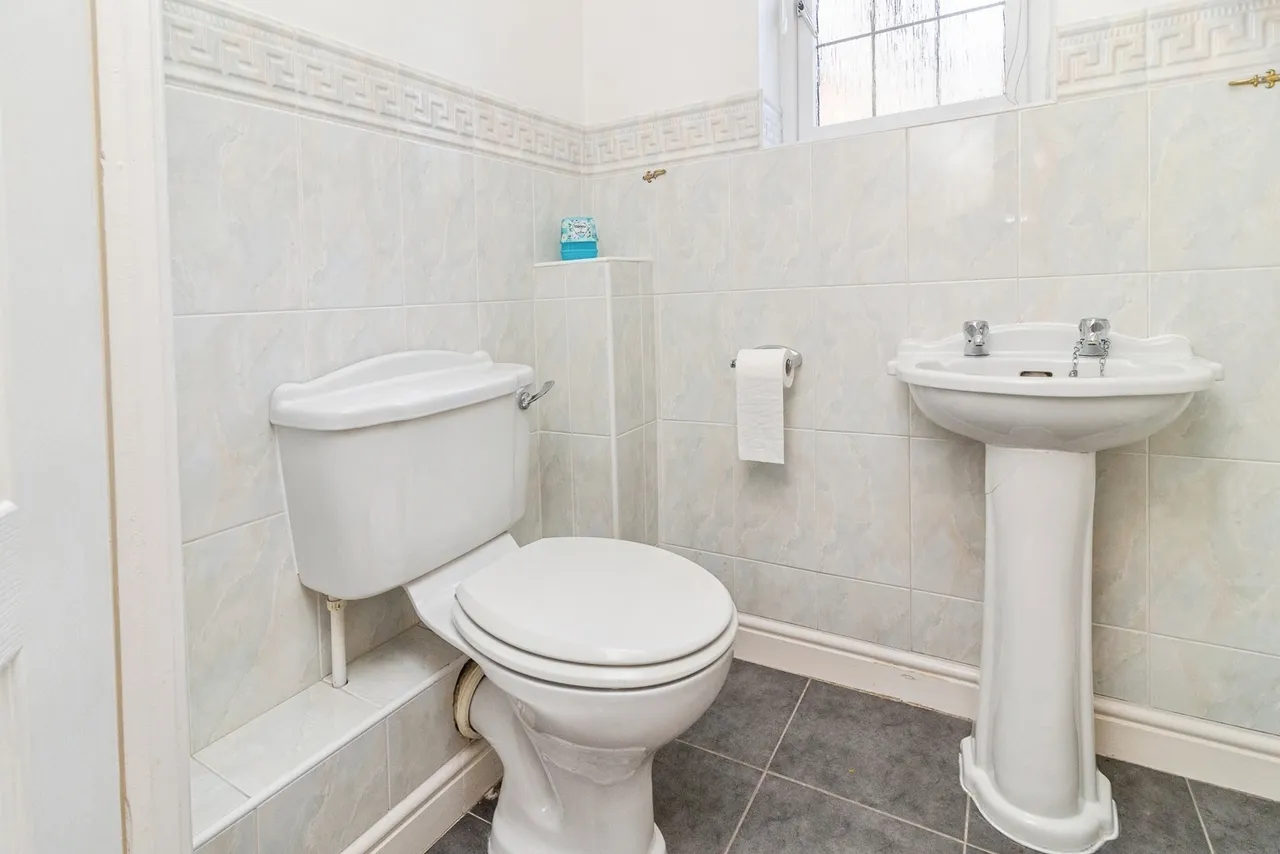 Redland Drive, Loughton, Milton Keynes, Buckinghamshire, MK5, photo 18