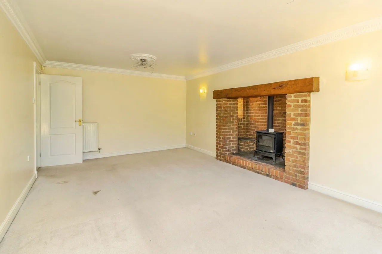 Redland Drive, Loughton, Milton Keynes, Buckinghamshire, MK5, photo 8