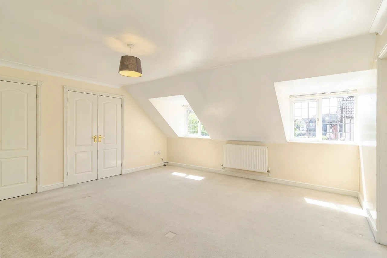 Redland Drive, Loughton, Milton Keynes, Buckinghamshire, MK5, photo 9