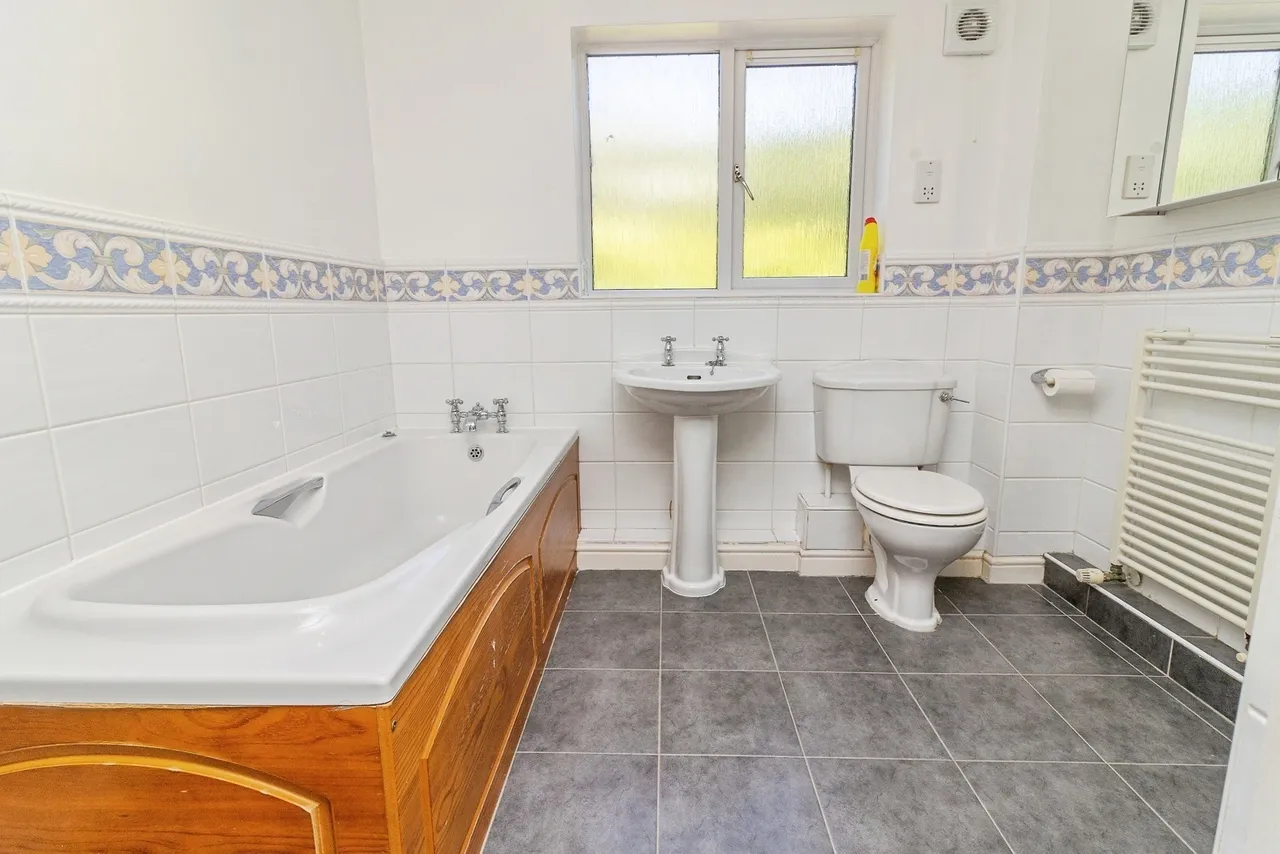Redland Drive, Loughton, Milton Keynes, Buckinghamshire, MK5, photo 19