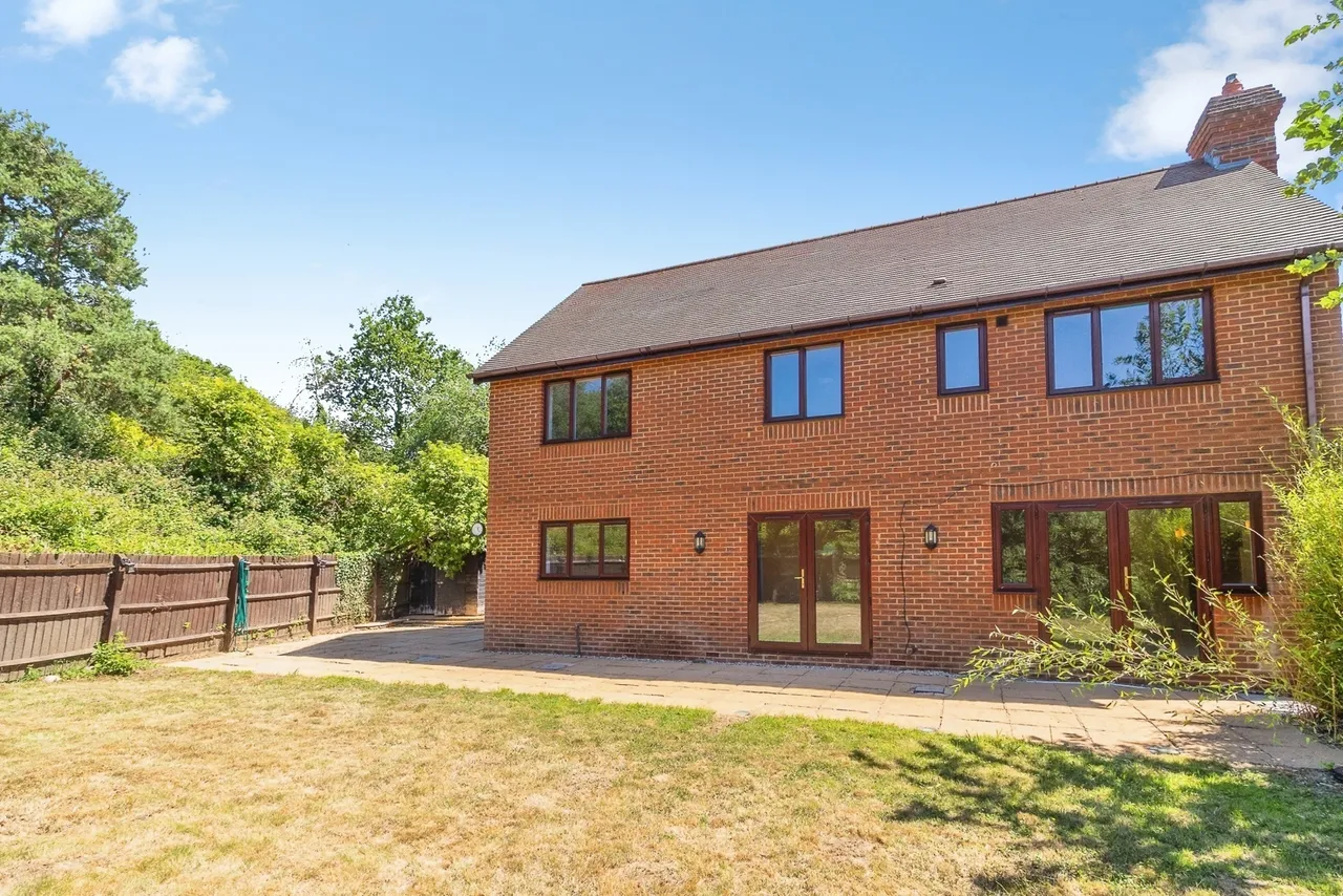 Redland Drive, Loughton, Milton Keynes, Buckinghamshire, MK5, photo 7
