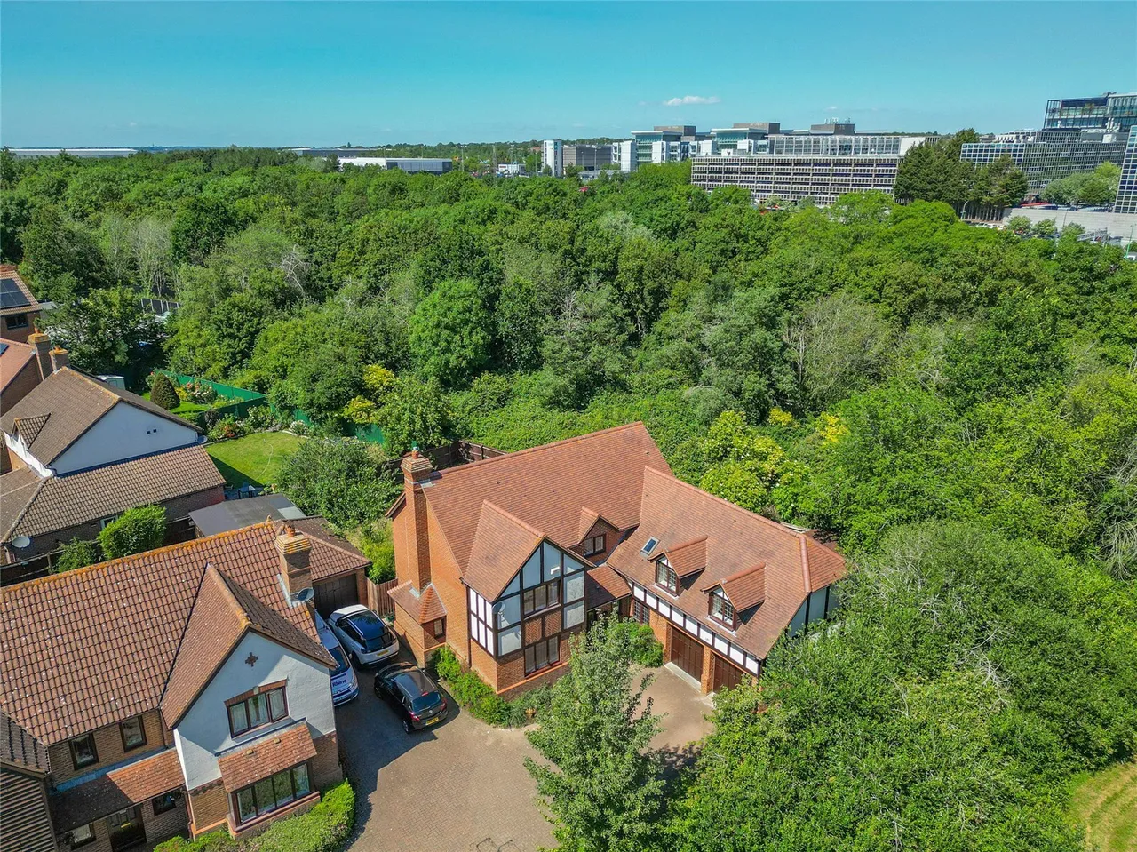5 bed house for sale — Redland Drive, Loughton, Milton Keynes, Buckinghamshire, MK5