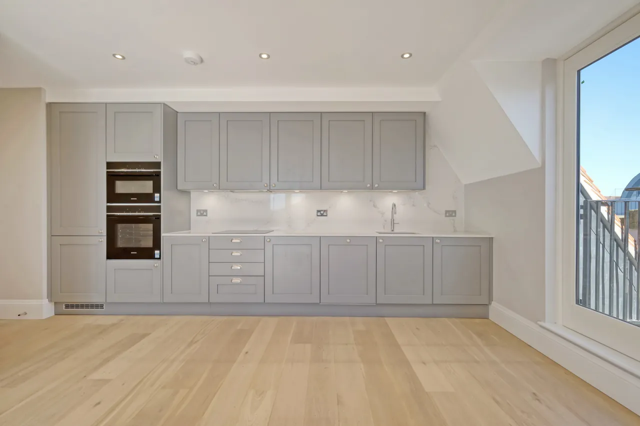 The Grand Apartments, Leigh-On-Sea, SS9, photo 4