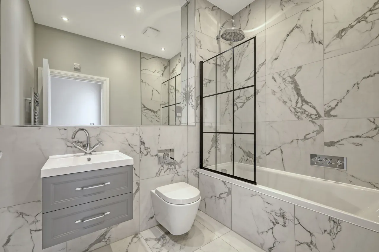 The Grand Apartments, Leigh-On-Sea, SS9, photo 7