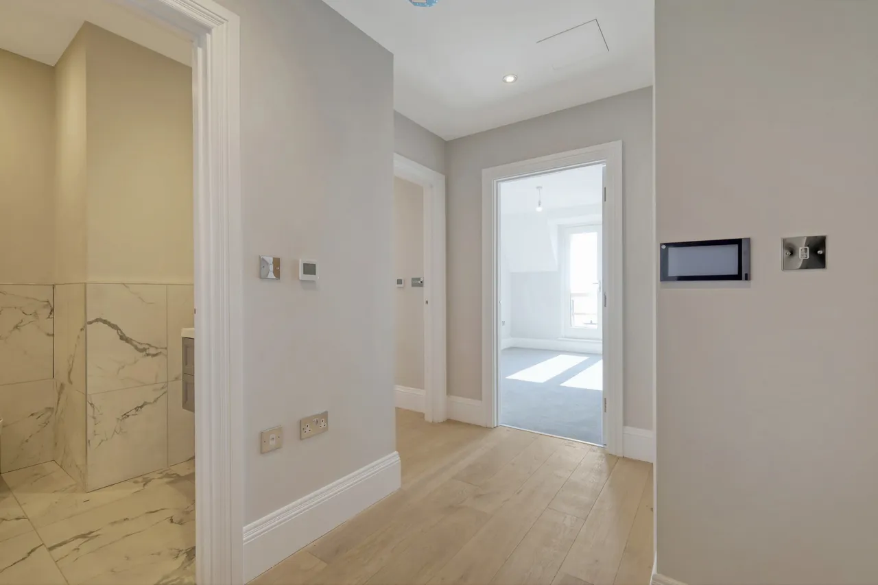 The Grand Apartments, Leigh-On-Sea, SS9, photo 8