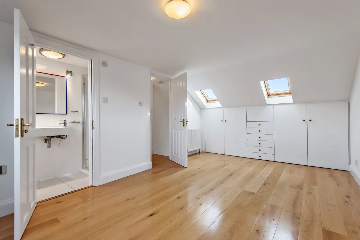 Clifton Park Avenue, London, SW20, photo 3