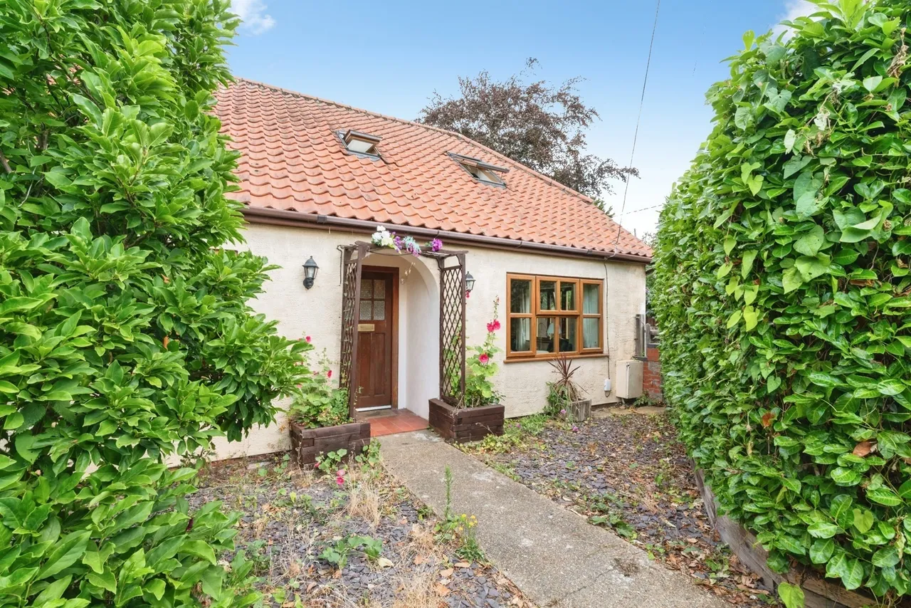 4 bed house for sale — Holt Road, Fakenham, Norfolk, NR21
