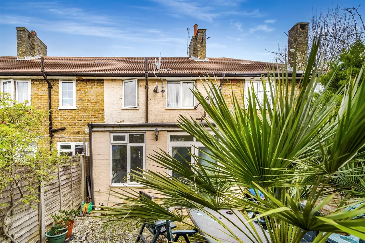 Montacute Road, Morden, photo 4