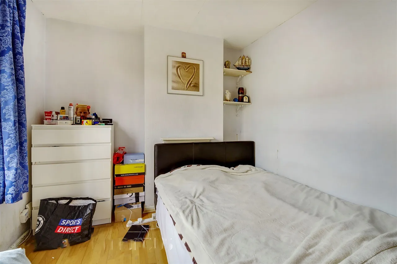 Montacute Road, Morden, photo 9