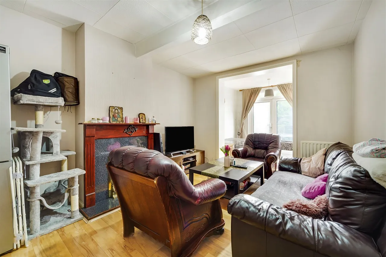 Montacute Road, Morden, photo 5