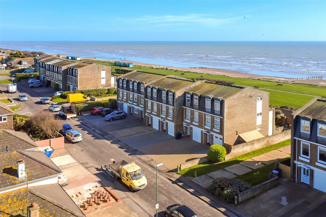 Rustington, Littlehampton, BN16, photo 18