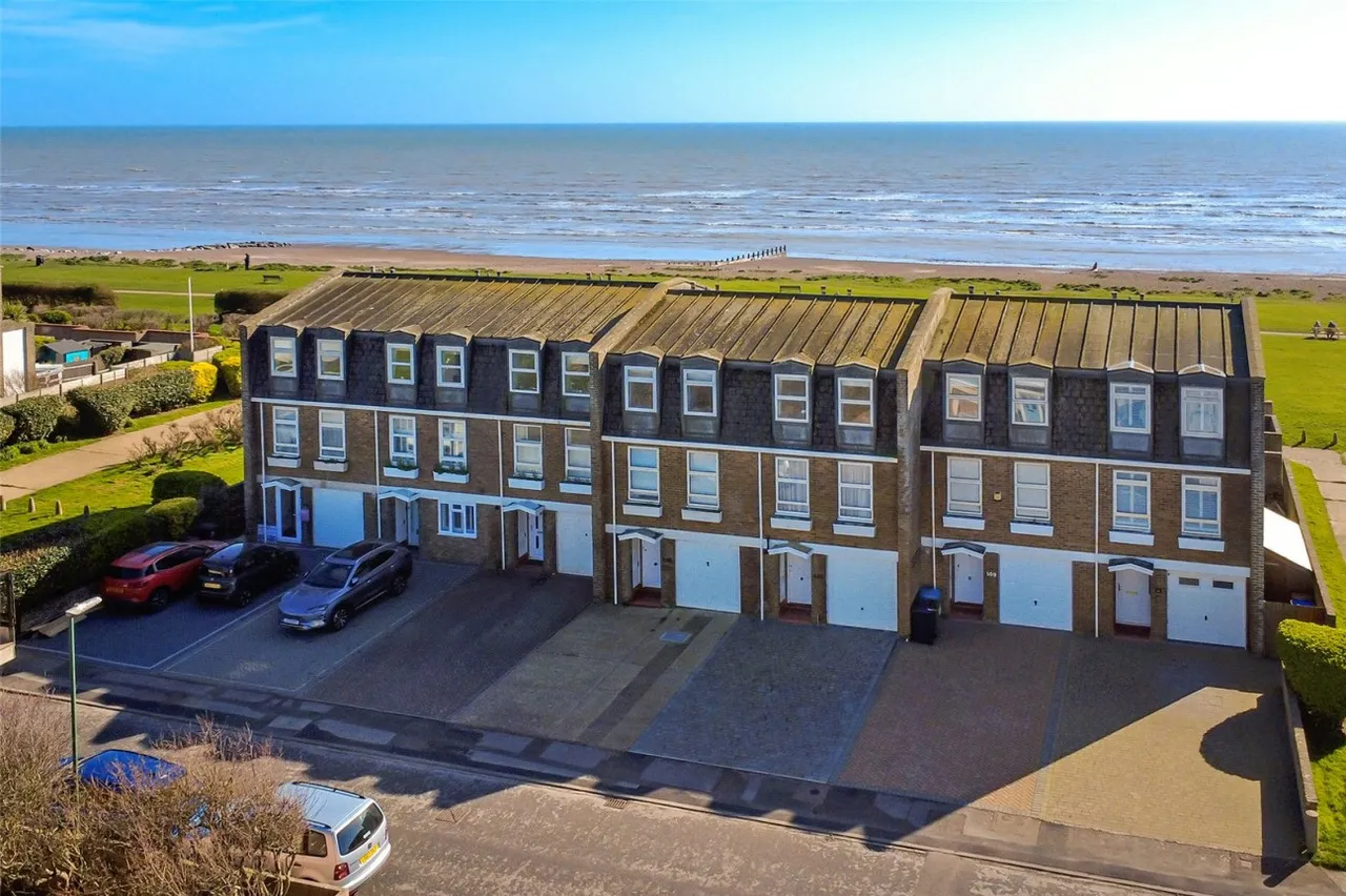 Rustington, Littlehampton, BN16, photo 2