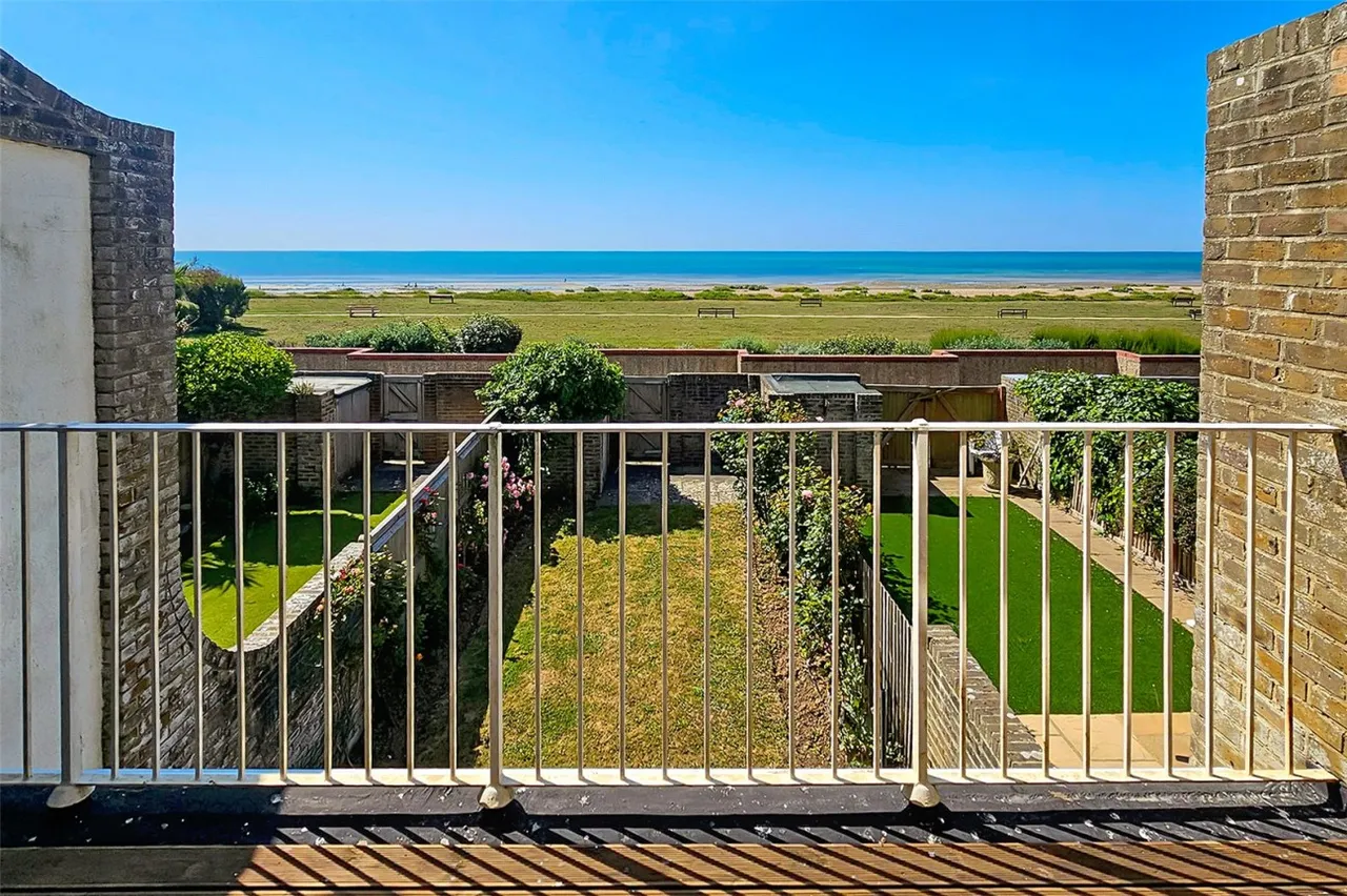 Rustington, Littlehampton, BN16, photo 4