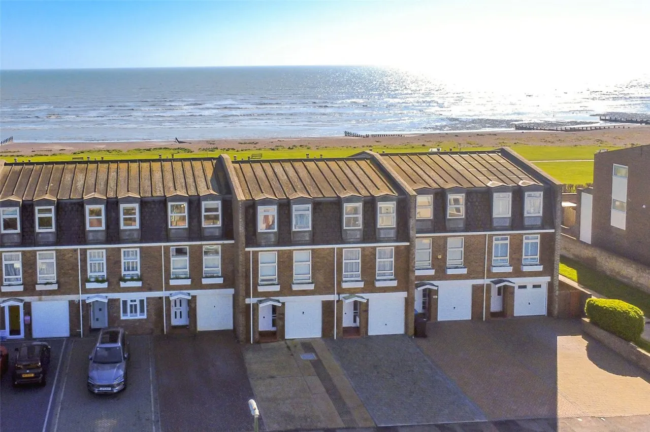 Rustington, Littlehampton, BN16, photo 17