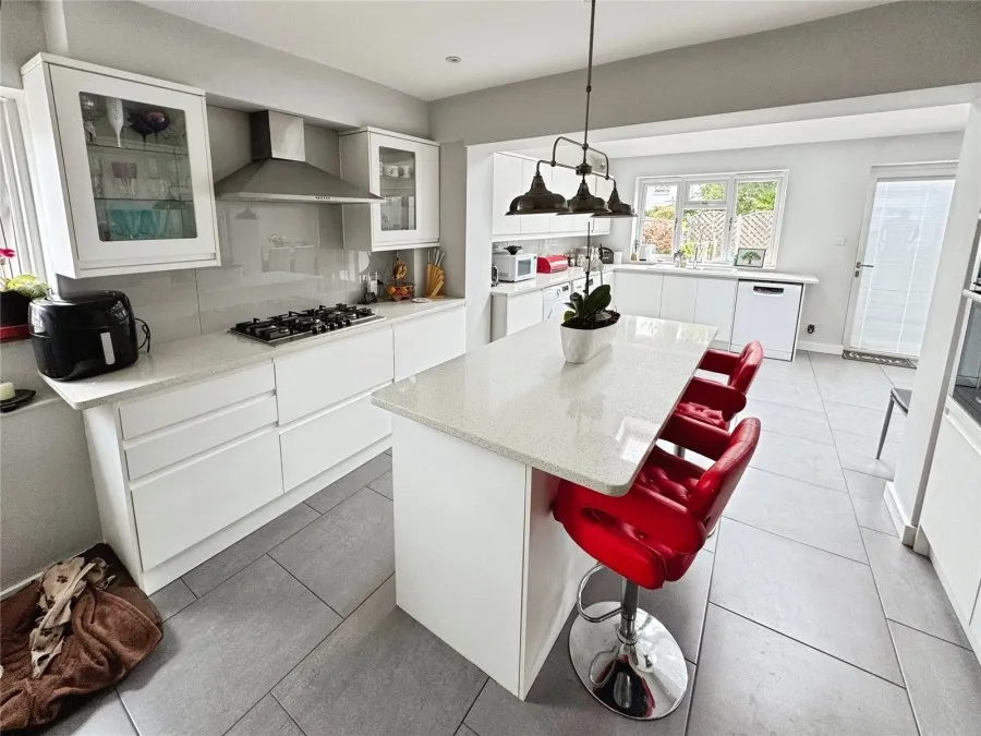 with 6 bedrooms in Harlow, CM18, photo 3