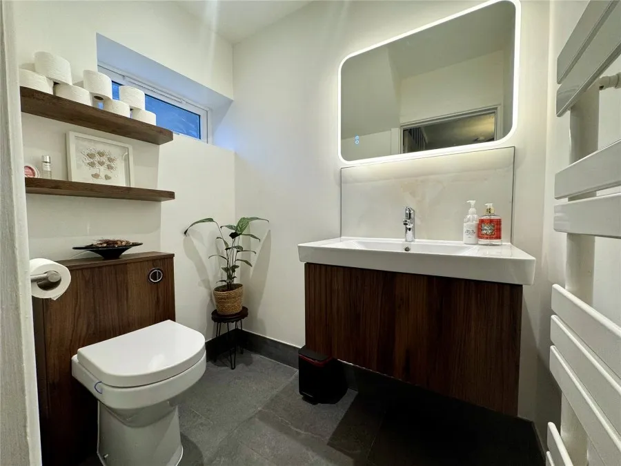 with 6 bedrooms in Harlow, CM18, photo 6