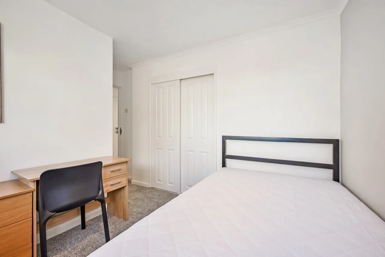 Imber Road, Winnall, Winchester, photo 9