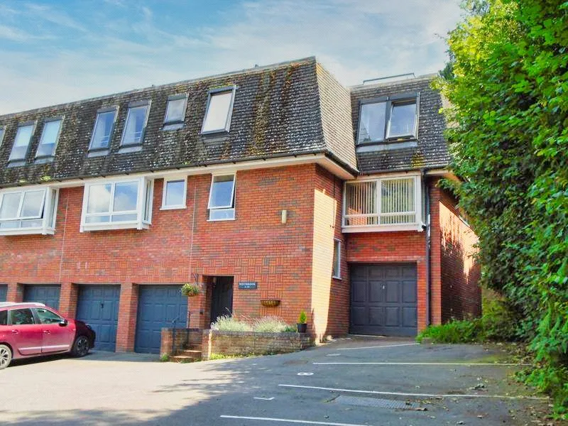 Priory Road, Forest Road, RH18, photo 7