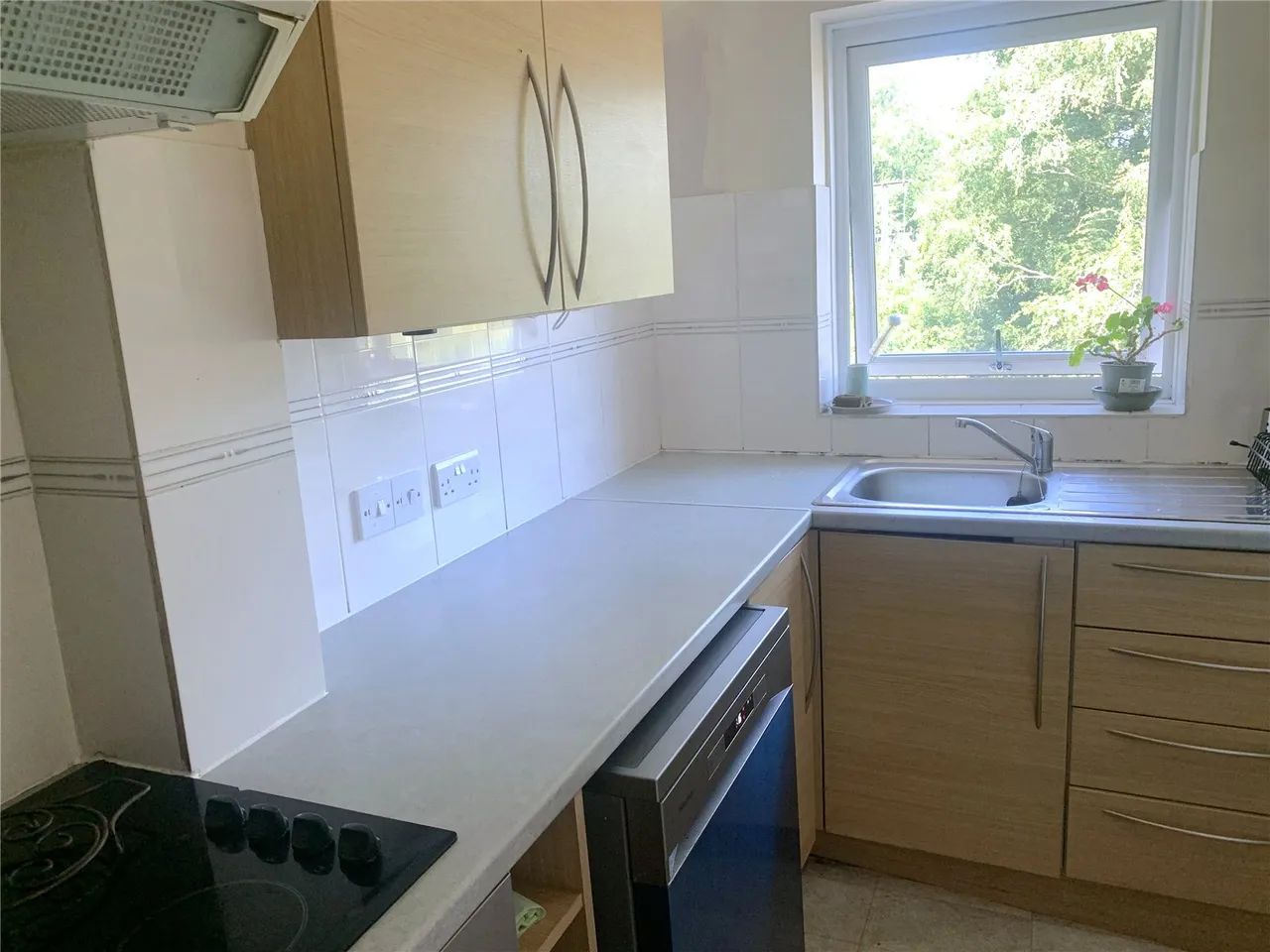 Priory Road, Forest Road, RH18, photo 4