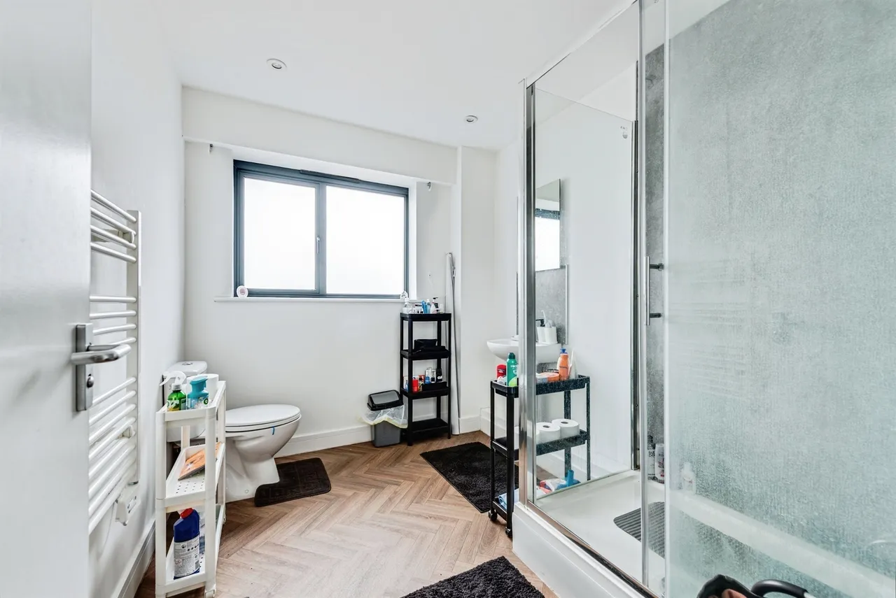 Commercial Road, Swindon, SN1, photo 6