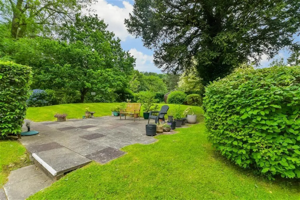 Croydon Road, CR3, photo 8