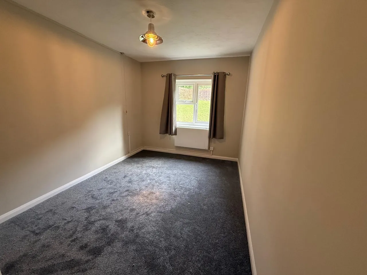 Croydon Road, CR3, photo 3
