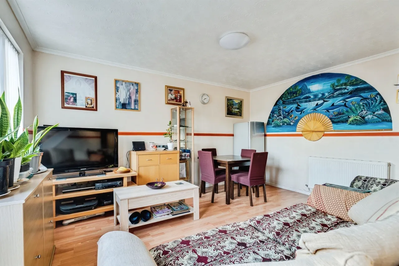 Windflower Road, Swindon, photo 3