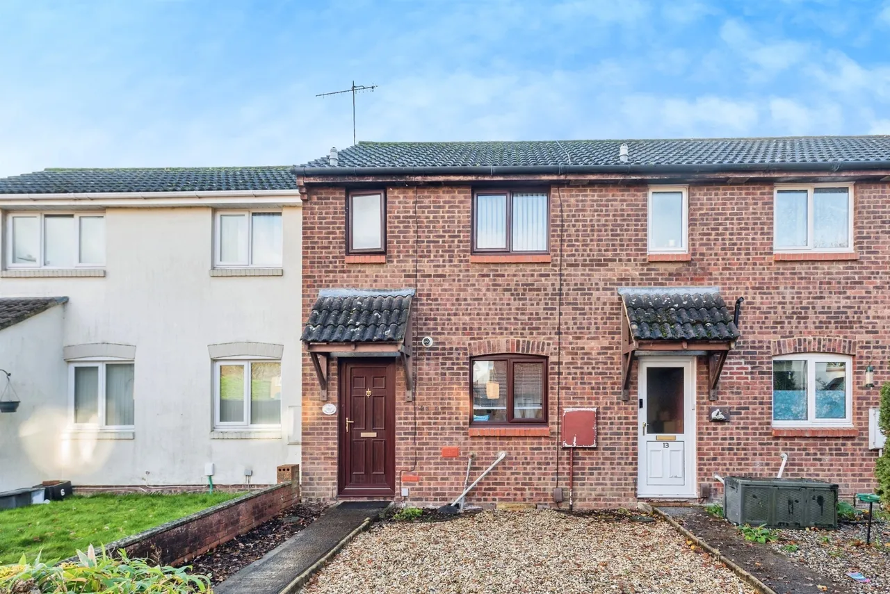 2 bed house for sale — Windflower Road, Swindon