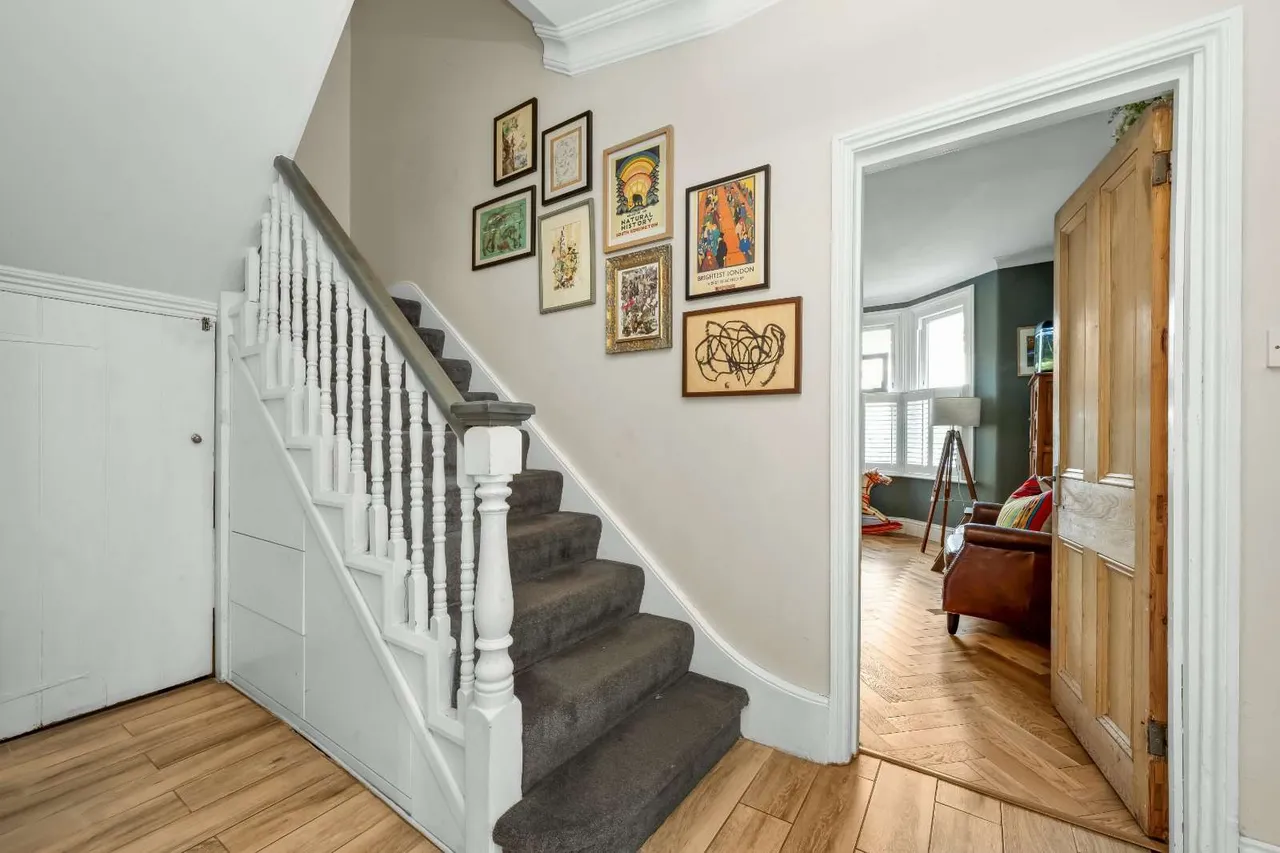 Chapel Avenue, Addlestone, Surrey, KT15 1UH, photo 7