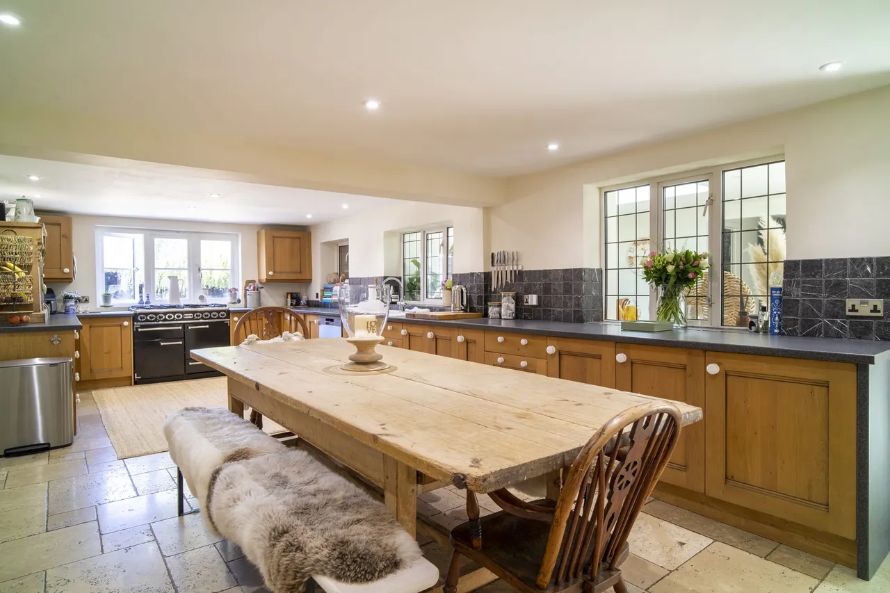 Folly Farm, Folly Lane, Bramley, Tadley, RG26 5BD, photo 4