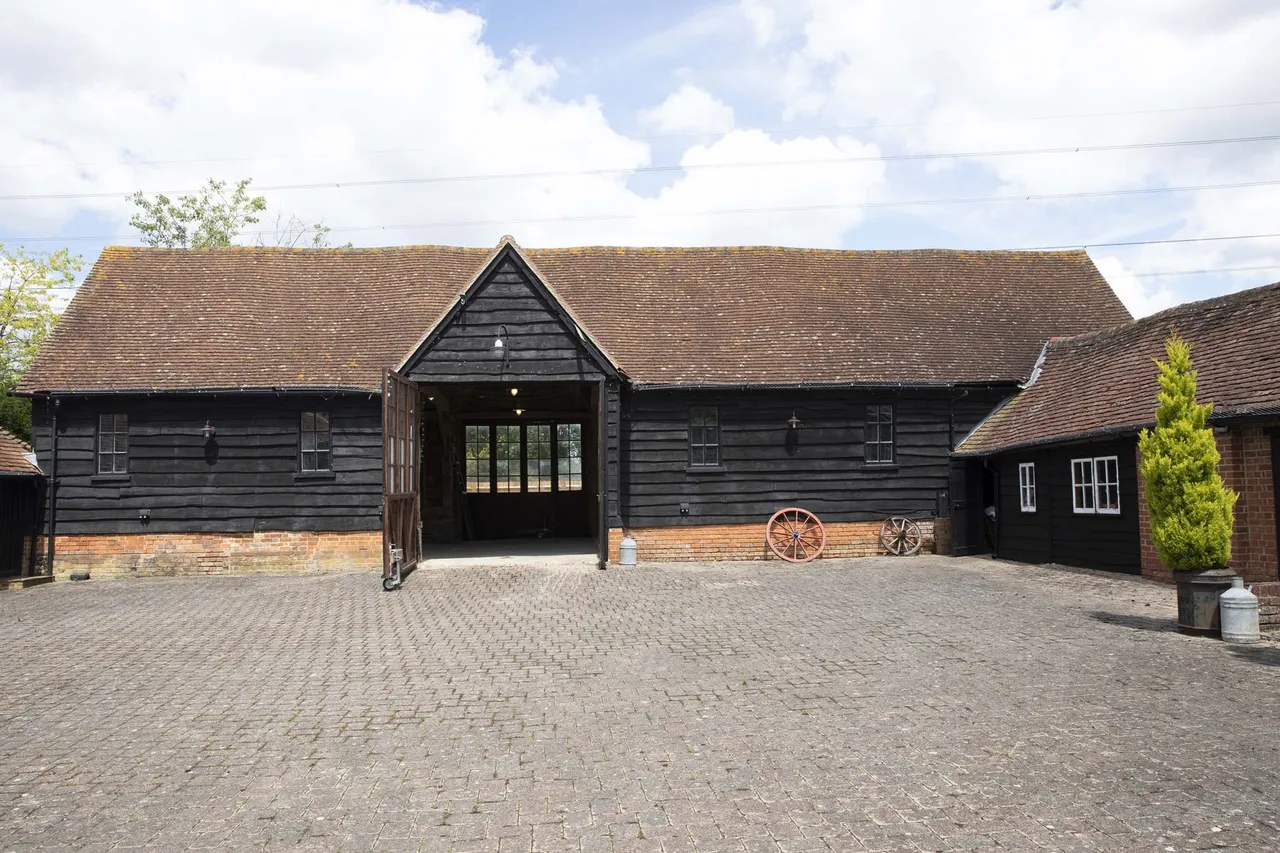 Folly Farm, Folly Lane, Bramley, Tadley, RG26 5BD, photo 35