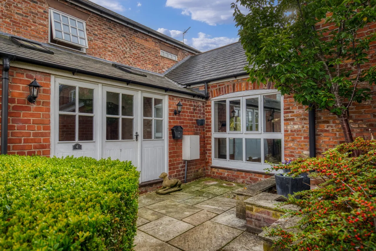 The Stables, Bowling Bank, Wrexham, LL13 9QF, photo 2