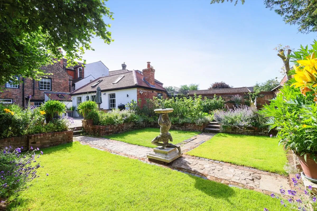 Windsor Street, Chertsey, KT16, photo 25