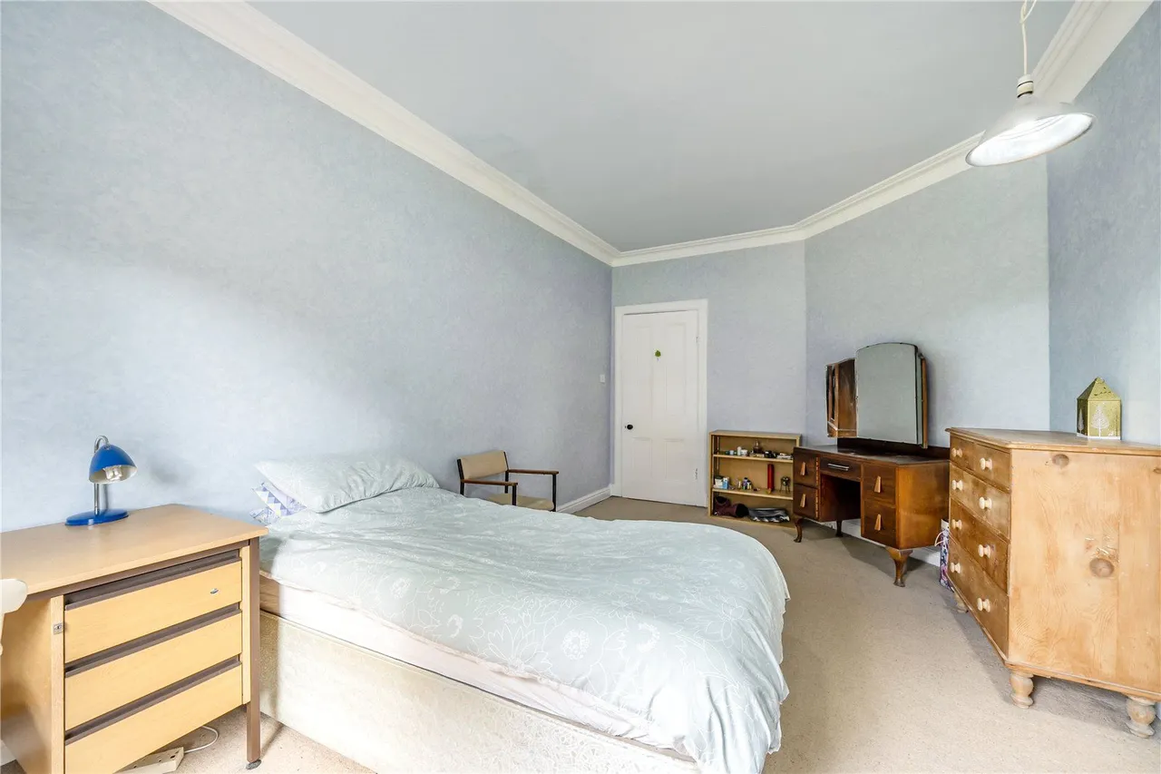 The Avenue, Roundhay, LS8, photo 27