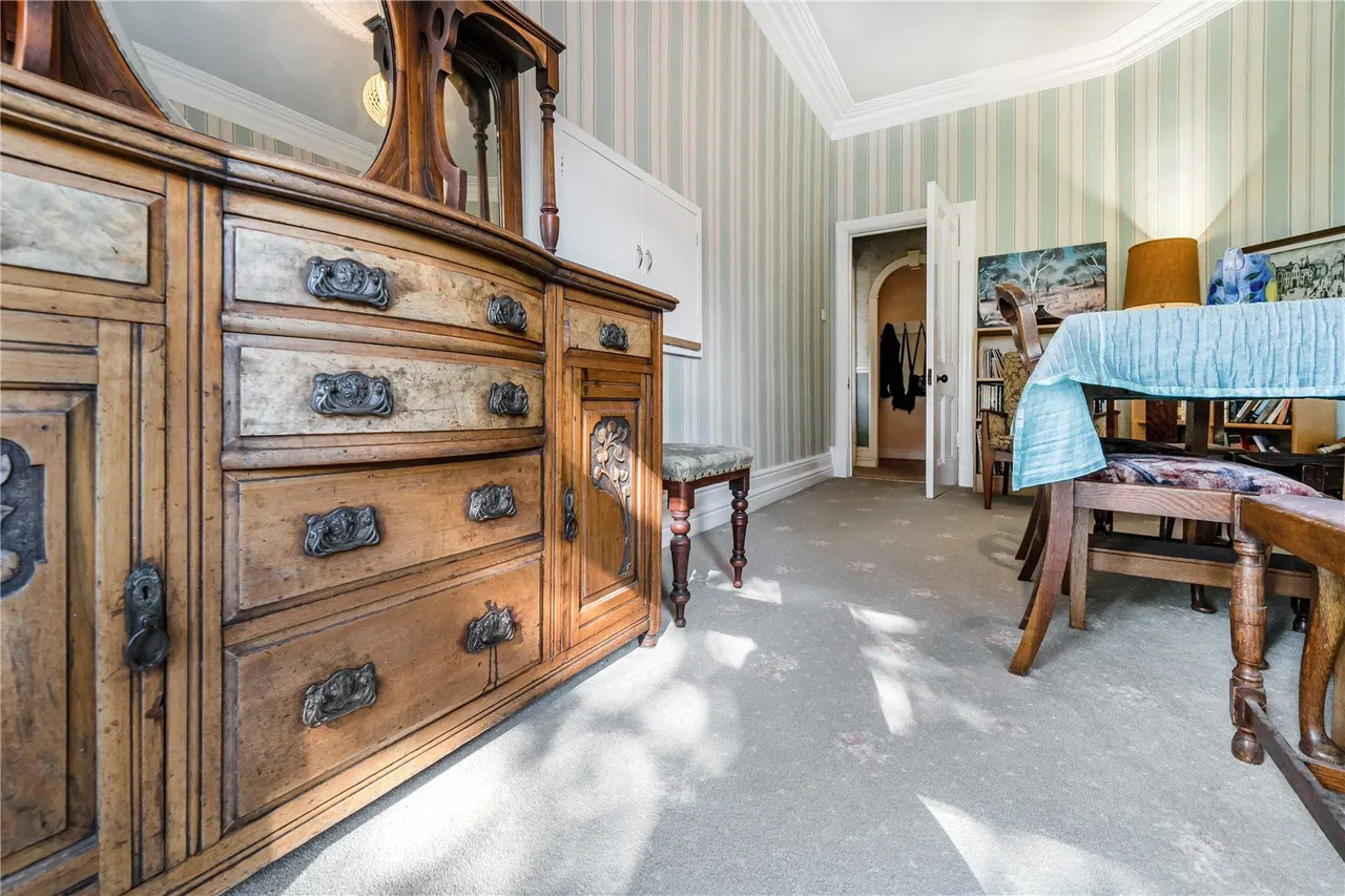 The Avenue, Roundhay, LS8, photo 16