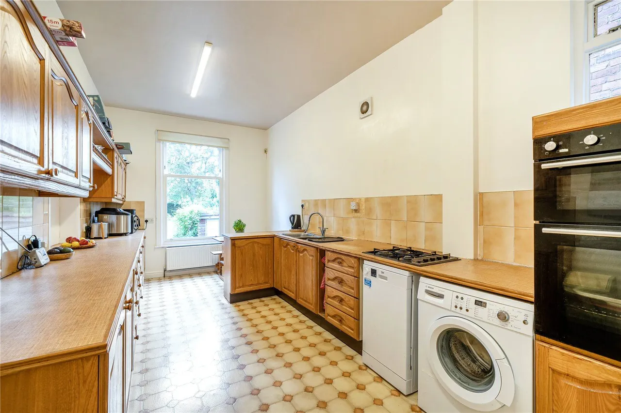 The Avenue, Roundhay, LS8, photo 4