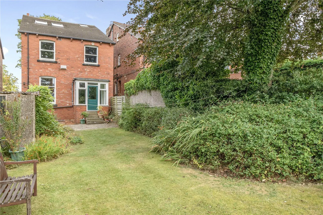 The Avenue, Roundhay, LS8, photo 39