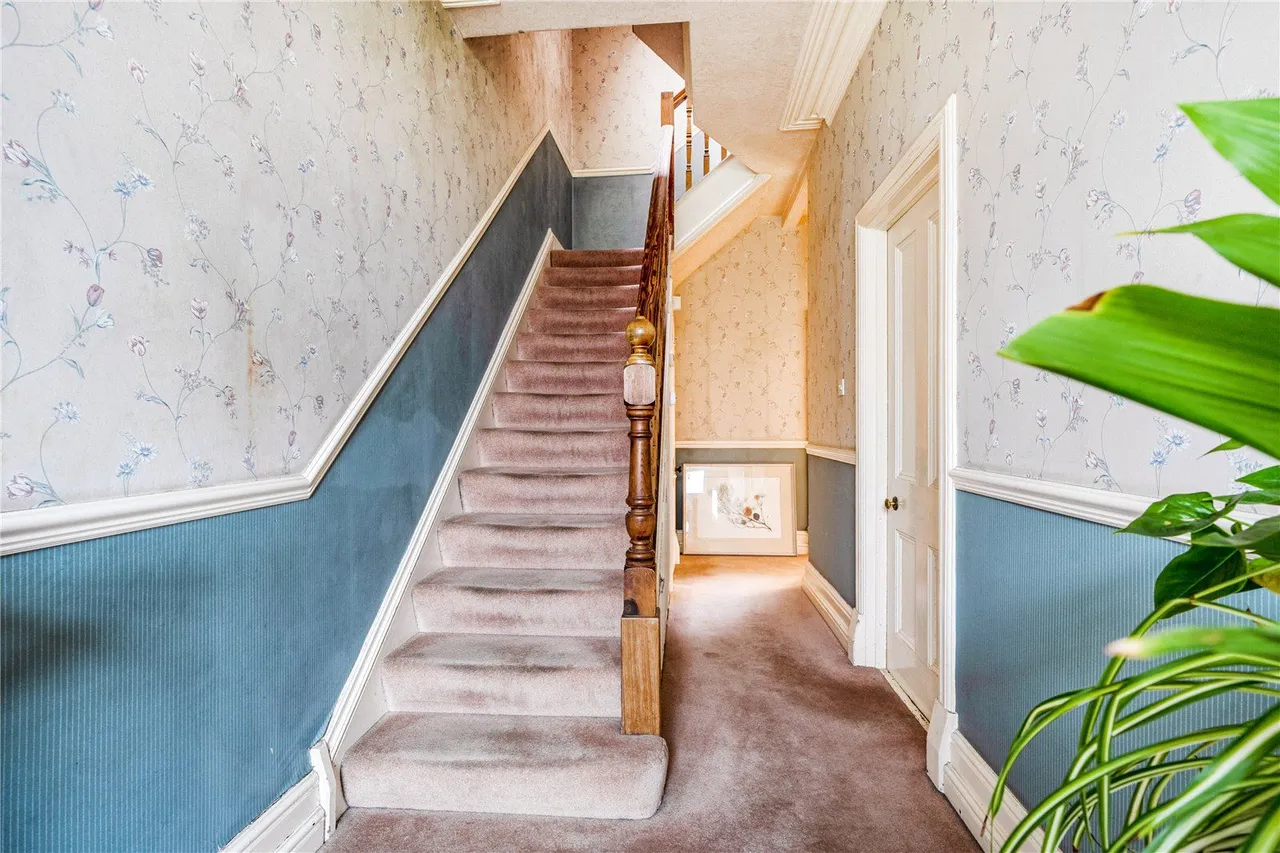 The Avenue, Roundhay, LS8, photo 23